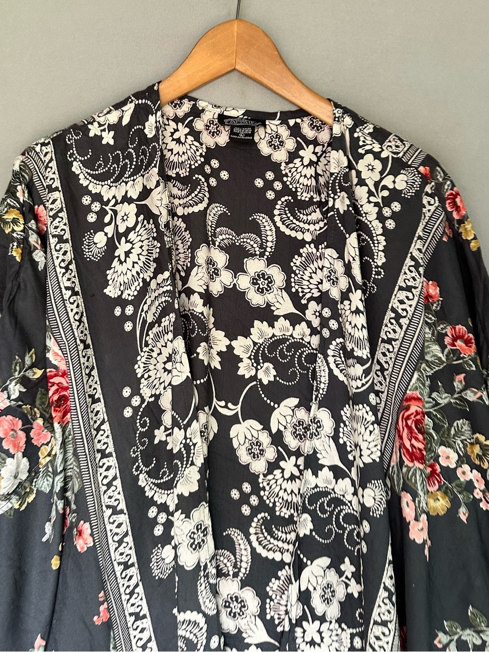 🎉5 for $45🎉 Angie open top blouse kimono size L - Picture 3 of 6